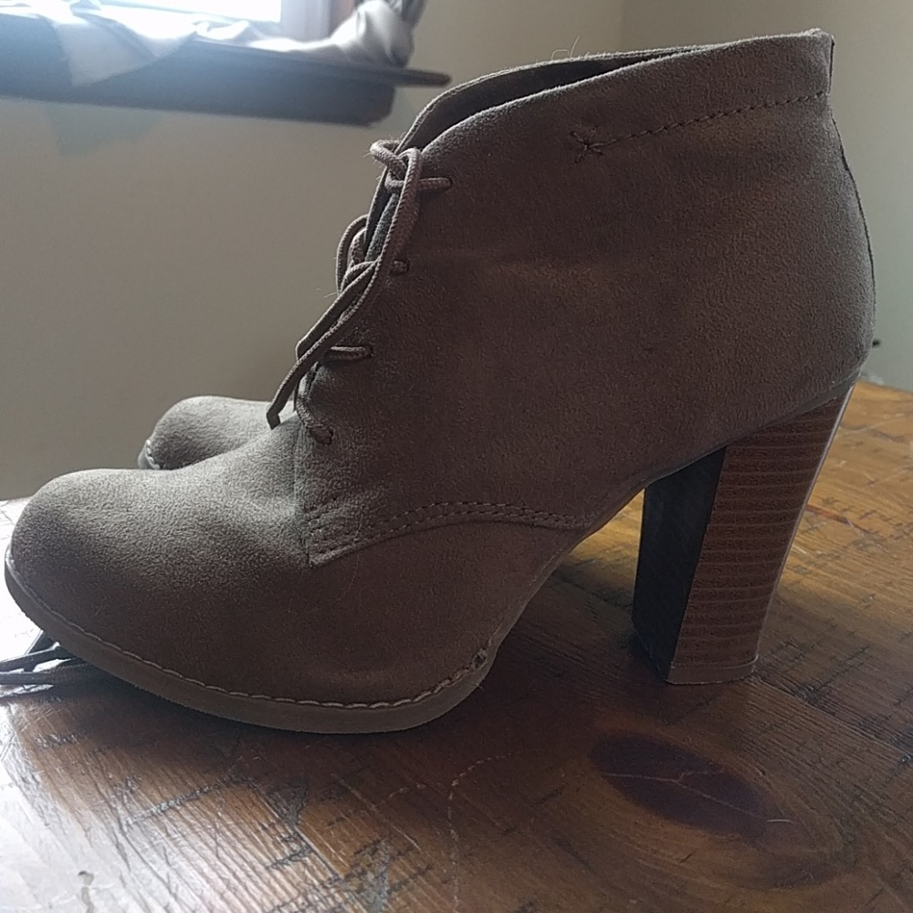 Heeled booties